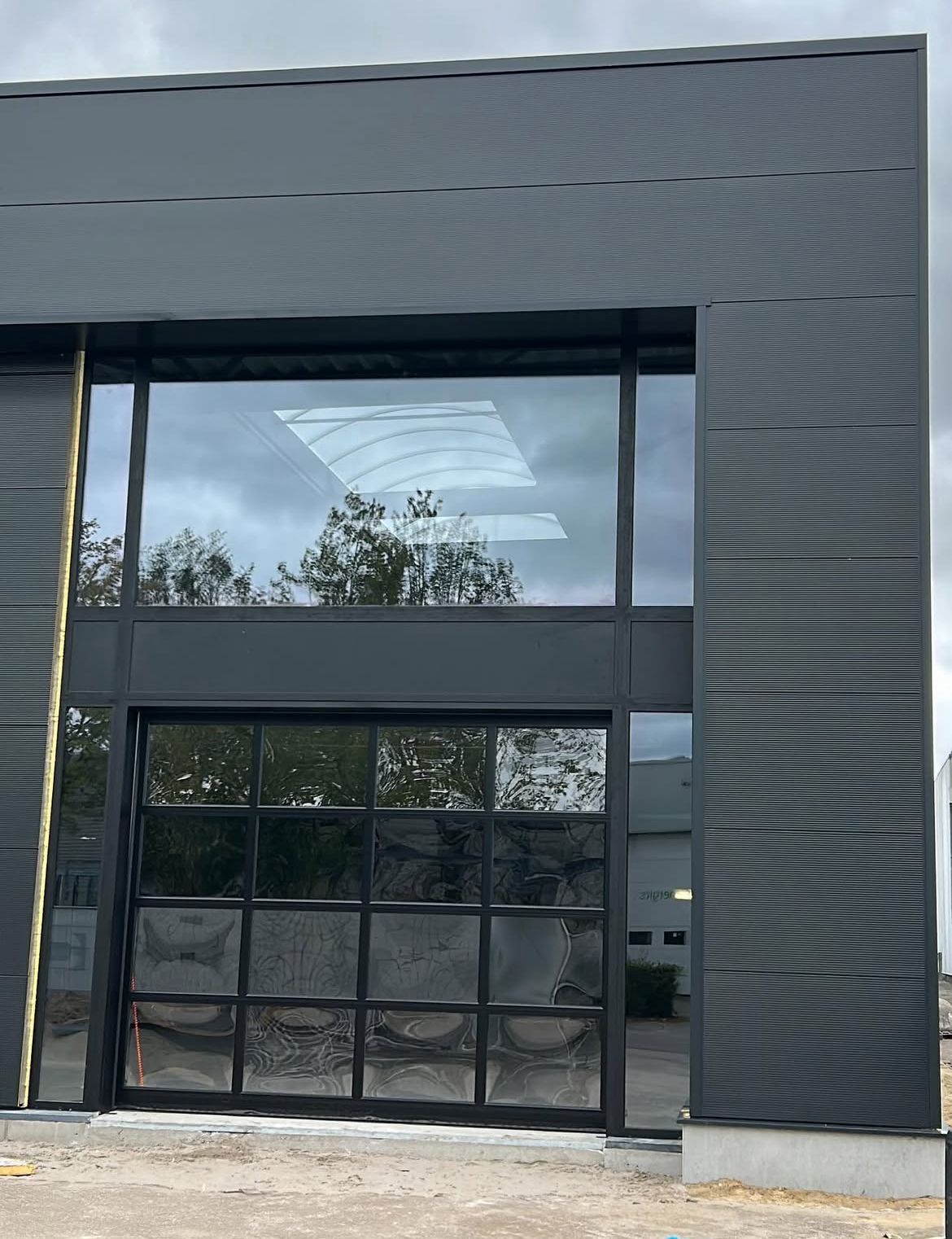 Bedrijfsgebouw - totaalrenovatie  -  Na 3